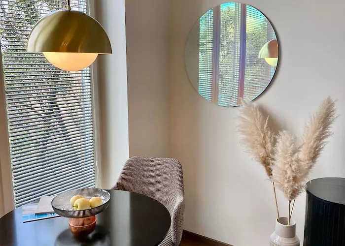 Elegance - Centre Free Parking アパート